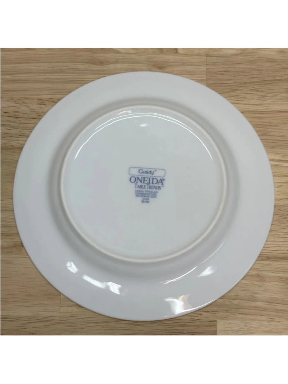 Vintage Oneida Gaiety Salad Round Plates Set 4 Blue Floral Check Porcelain Dish